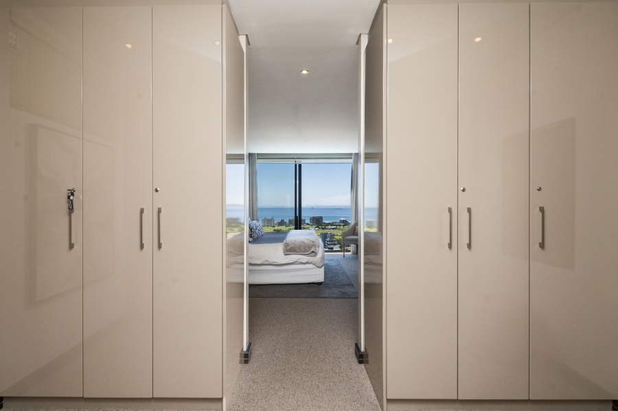 To Let 3 Bedroom Property for Rent in Green Point Western Cape